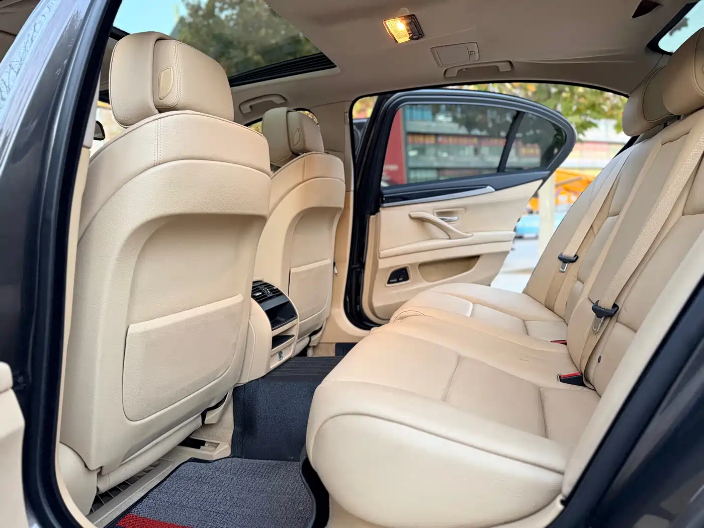 BMW 5 Series 2013 520Li Elegance фото 6