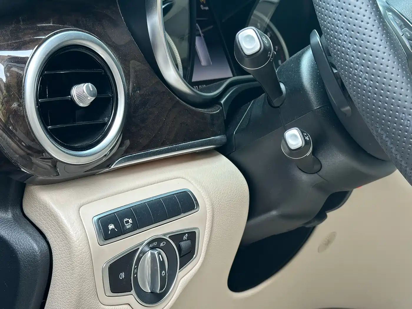 Mercedes-Benz V-Class 2018 V 260 L Premium Long Wheelbase Edition China VI фото 5