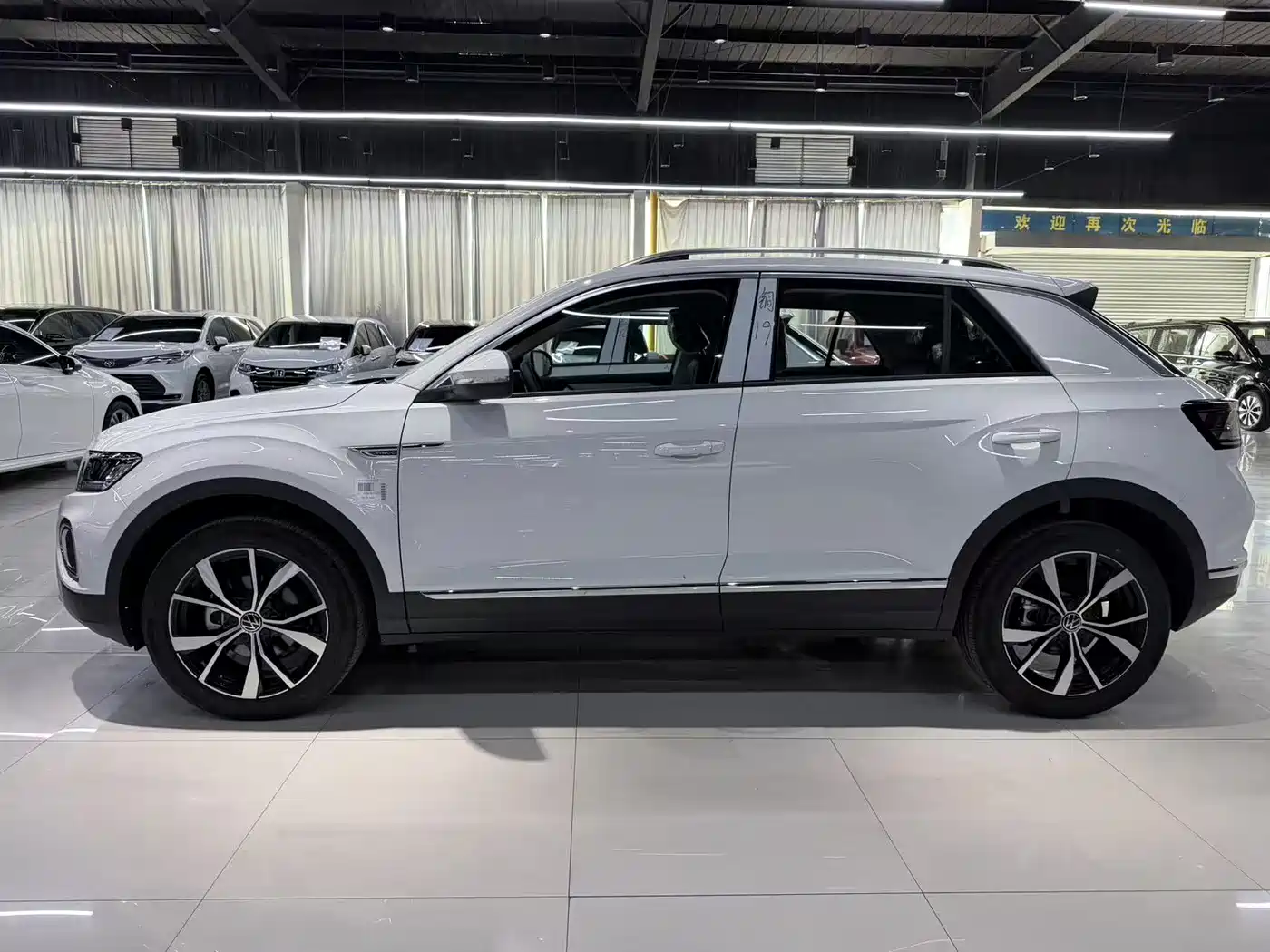 Volkswagen T-ROC 2025 Second Facelift 280TSI DSG 2WD Time Edition фото 2