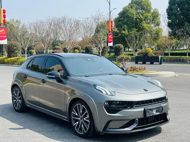 LYNK & CO. 02 HATCHBACK