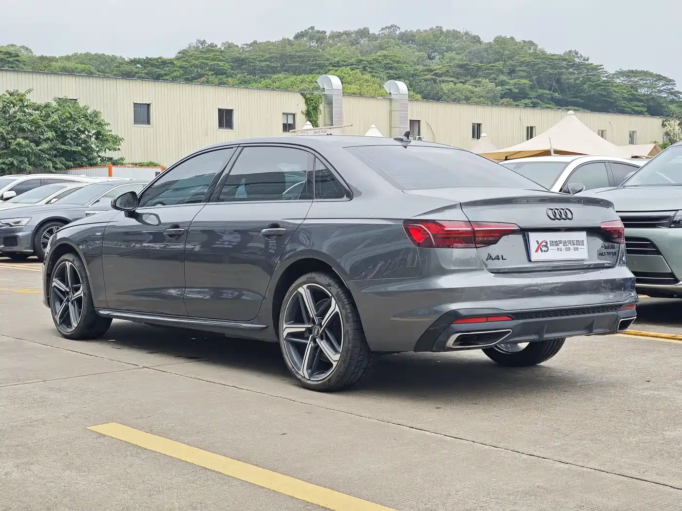 Audi A4L 2025 2 Million Celebration Edition 40 TFSI Luxury Dynamic фото 6
