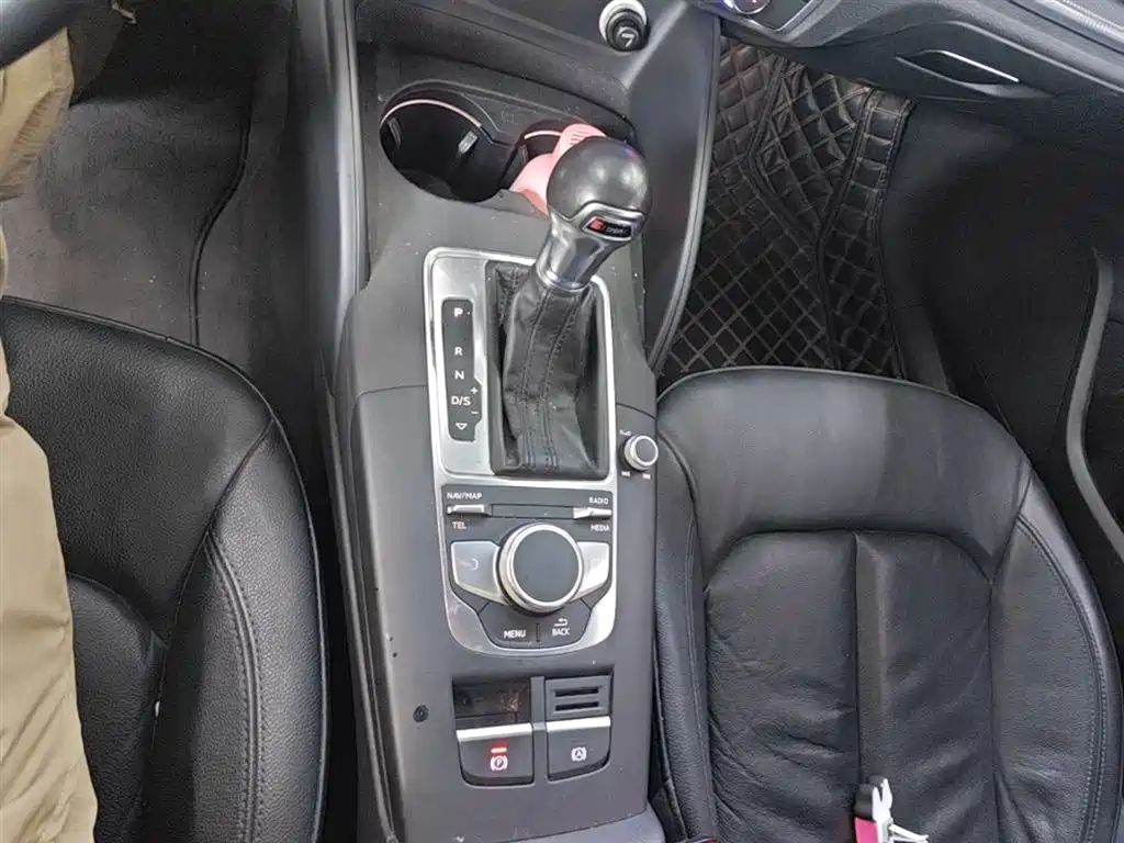Audi A3 2018 30th Anniversary Limousine 35 TFSI Style фото 14