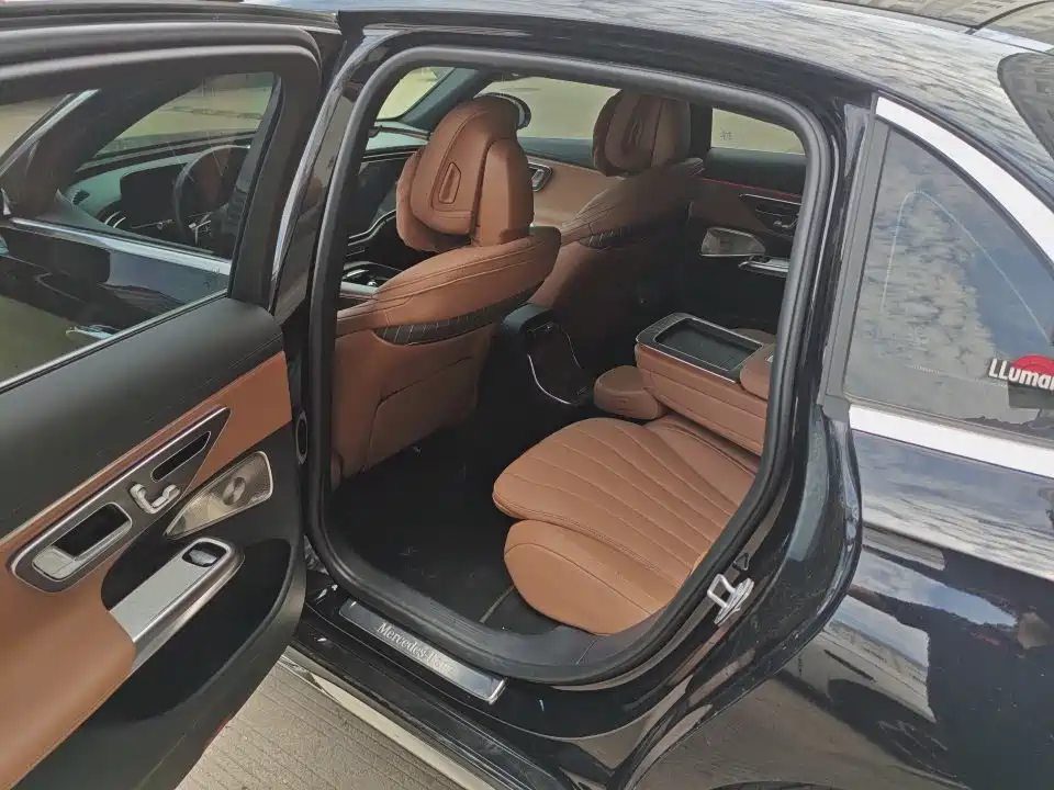Mercedes-Benz E-Class 2024 Model E 300 L Luxury фото 8