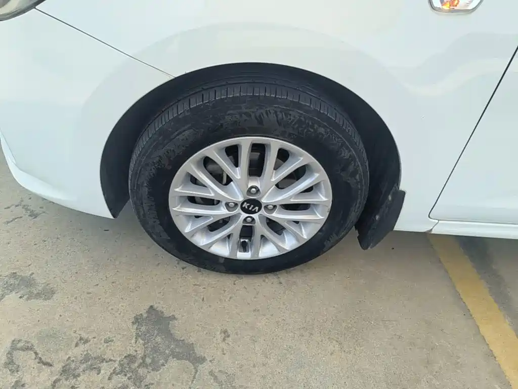 Kia K2 2018 2017 Sedan 1.4L AT GLS