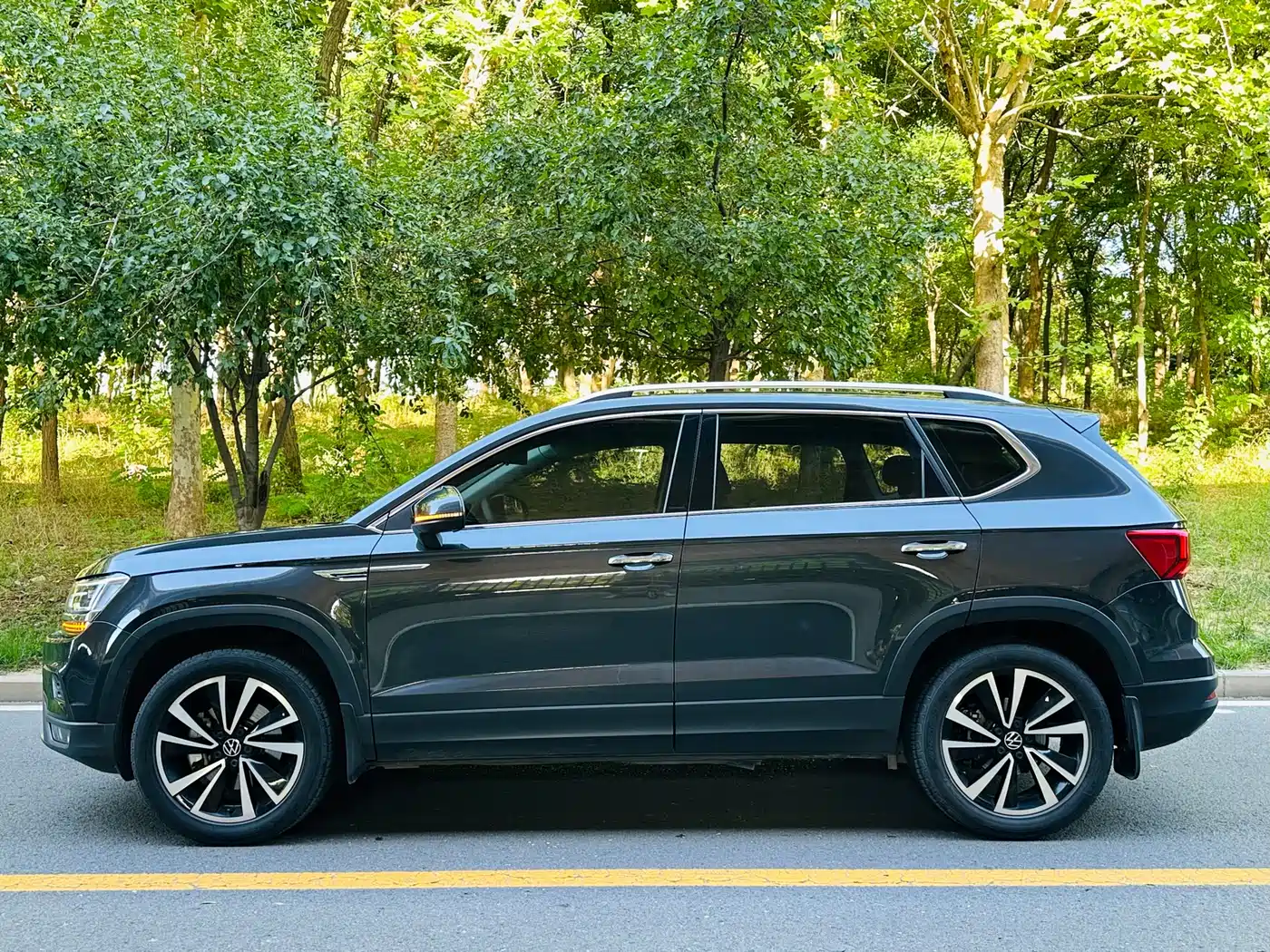 Volkswagen Tharu 2022 280TSI FWD Luxury Edition фото 6