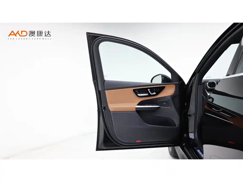 Mercedes-Benz GLC 2023 Facelift GLC 260 L 4MATIC Luxury 5-Seater фото 10
