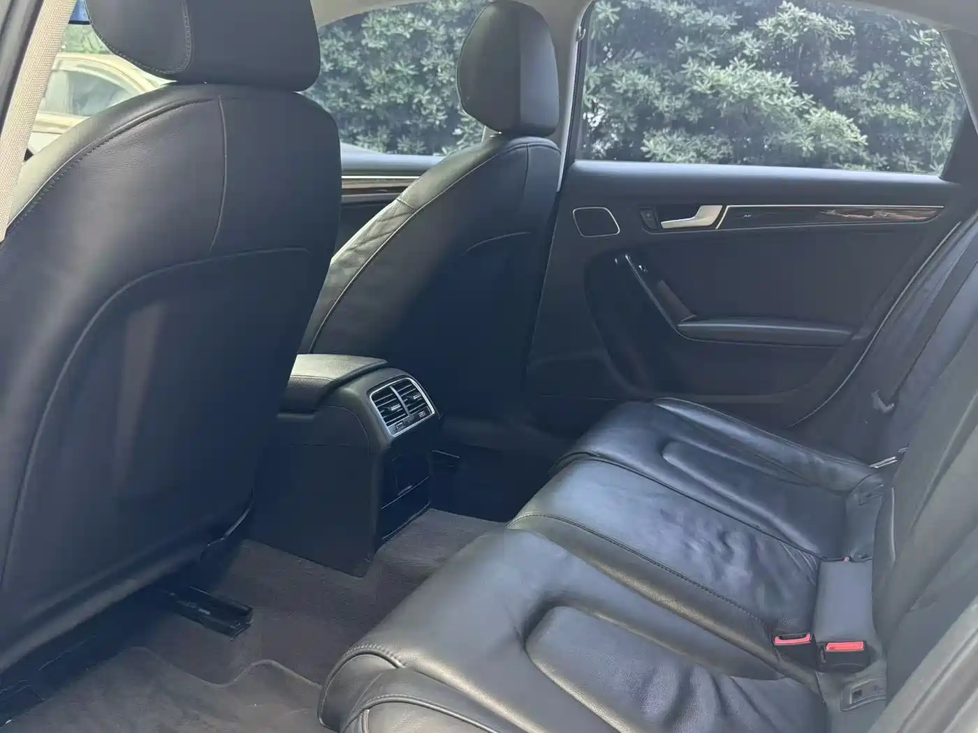 Audi A4L 2016 35 TFSI Collector's Edition S line Comfort фото 6