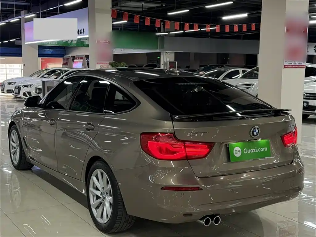 BMW 3 Series GT 2018 320i Fashion фото 11