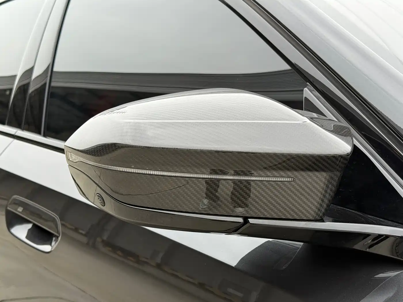 BMW M5 New Energy 2025 M5 фото 24