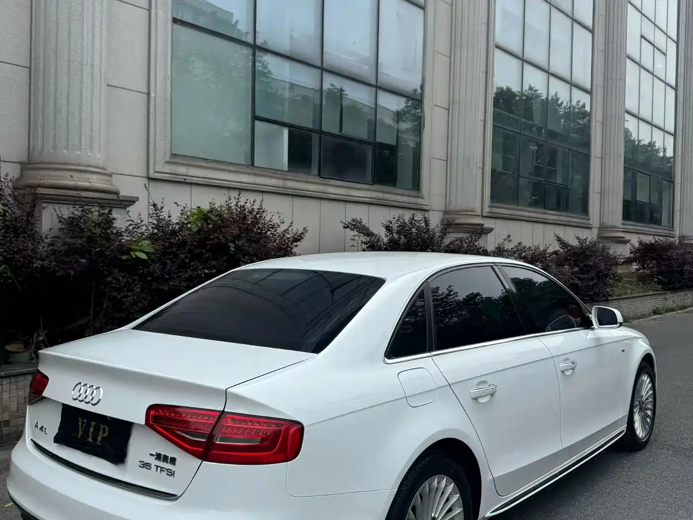 Audi A4L 2016 35 TFSI Collector's Edition S line Comfort фото 9