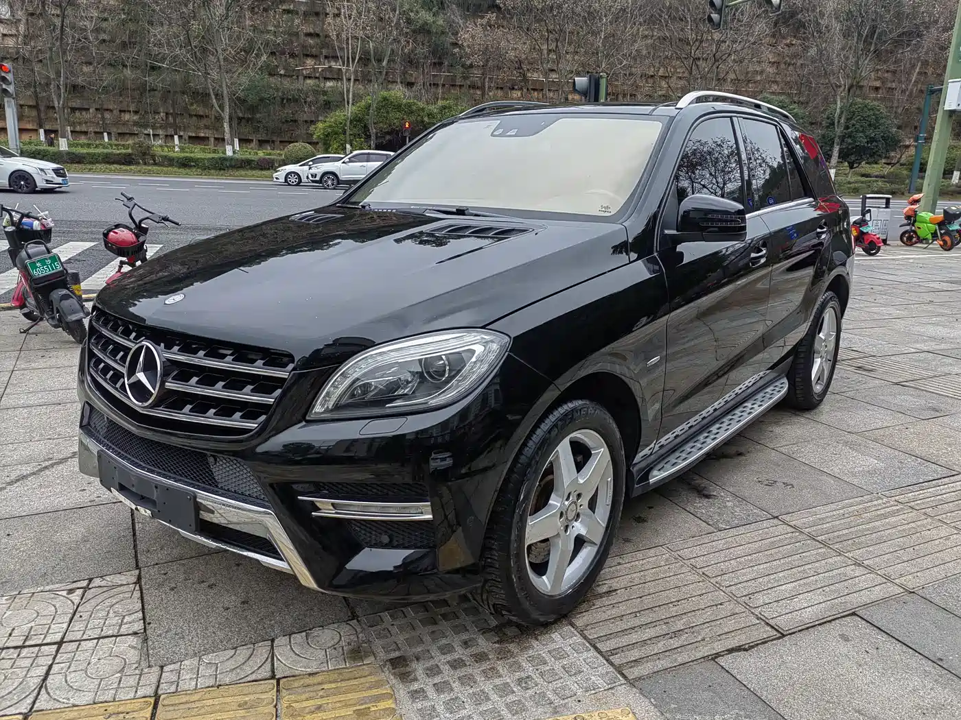 Mercedes-Benz M-Class 2012 Model ML 350 Luxury фото 3