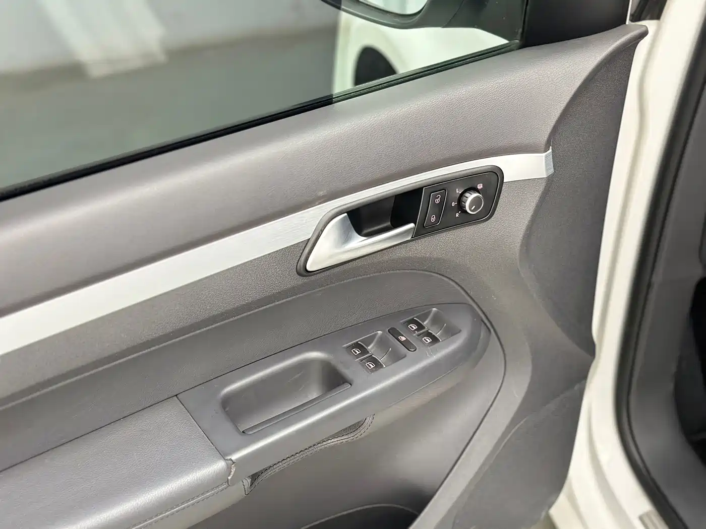 Volkswagen Touran 2015 1.4T DSG Flagship Edition 5-seater фото 18
