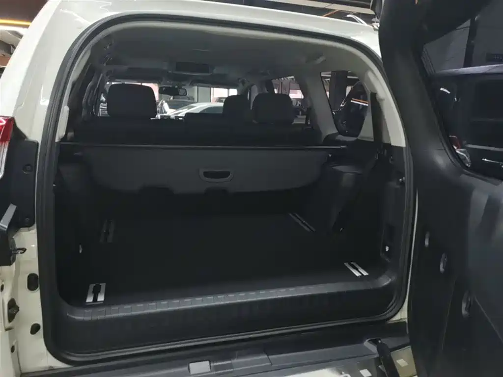 Toyota Prado 2016 3.5L Auto VX NAVI фото 19