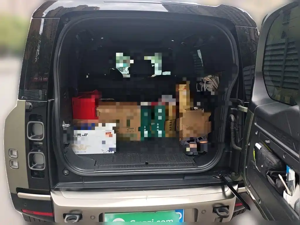 Photo 10 - Land Rover Defender