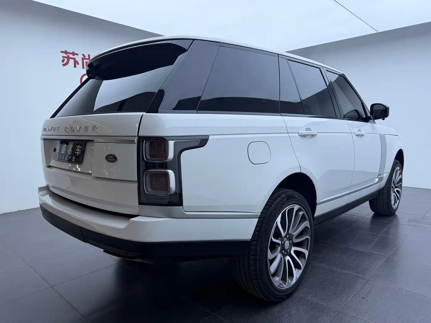 Land Rover Range Rover 2015 3.0 TDV6 Vogue фото 4