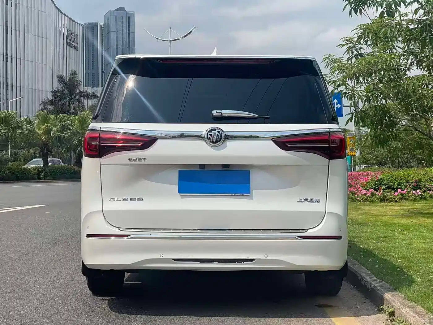 Buick GL8 2023 ES Landmaster Exclusive фото 4