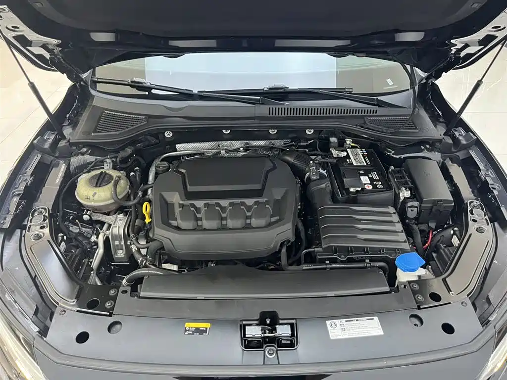 Volkswagen Passat 2023 330TSI Starlight Elite Edition фото 9