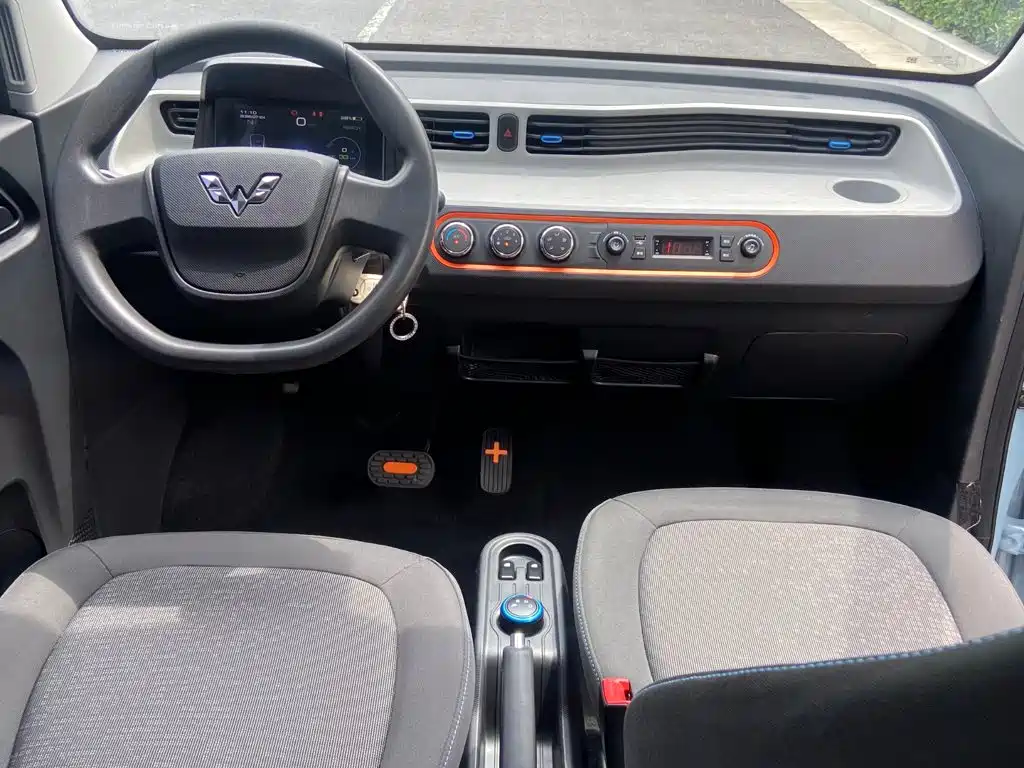 Фото 9 - Wuling Motors Hongguang MINIEV