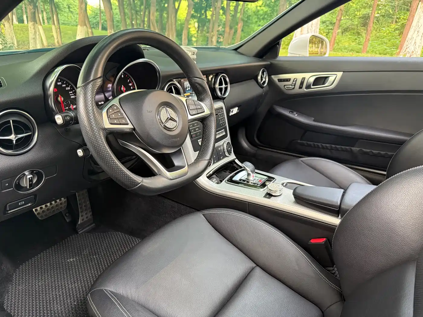 Mercedes-Benz SLC 2018 SLC 260 Dynamic фото 5