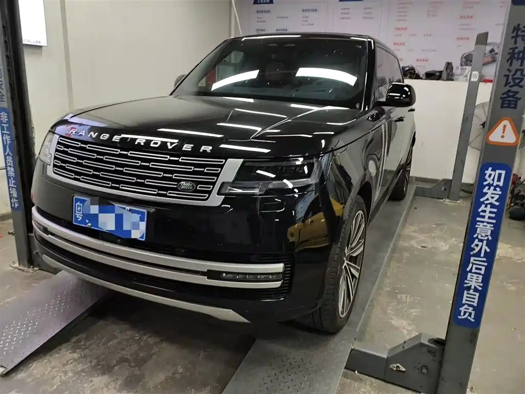 Land Rover Range Rover 2024 3.0 L6 400PS Genesis Extended фото 2