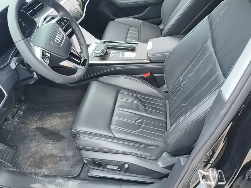 Фото 15 - Audi A6L