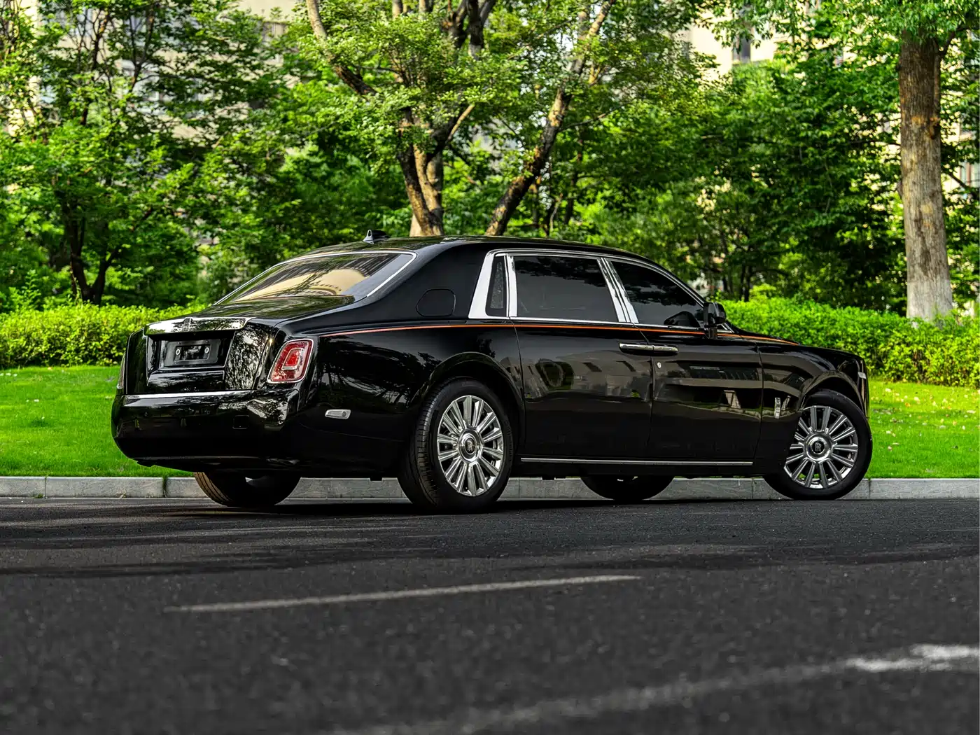 Rolls-Royce Phantom 2023 2024 Long Wheelbase Series II