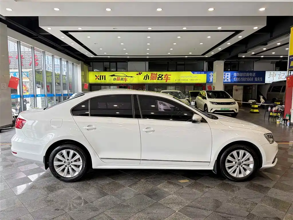 Volkswagen Sagitar 2015 230TSI Automatic Comfort фото 10