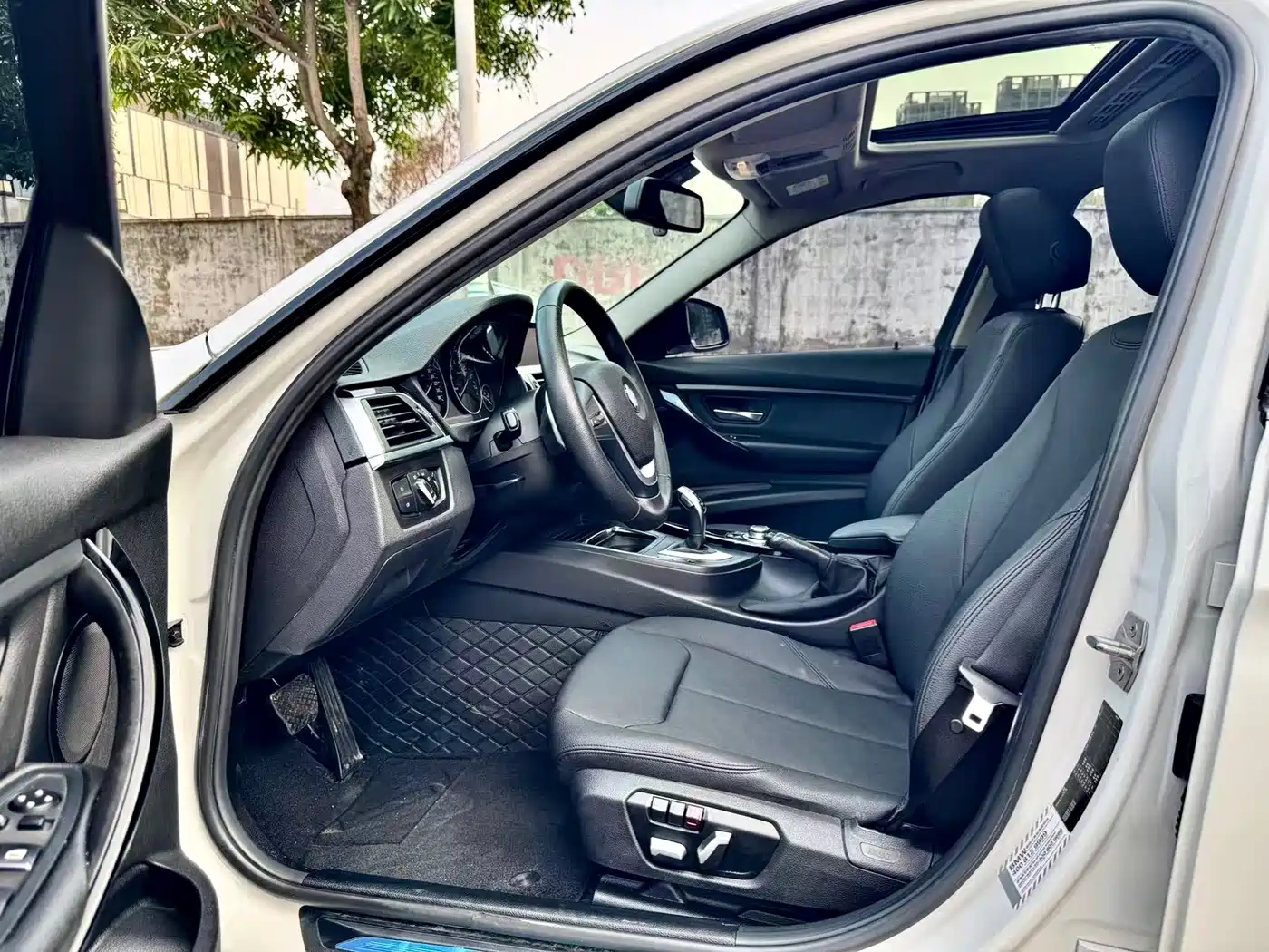 BMW 3 Series 2017 320Li M Sport фото 4