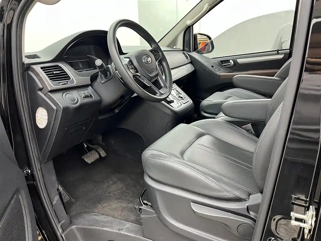 SAIC Maxus Maxus G10 2022 2.0T Auto Elite Edition Petrol 7-Seater фото 9