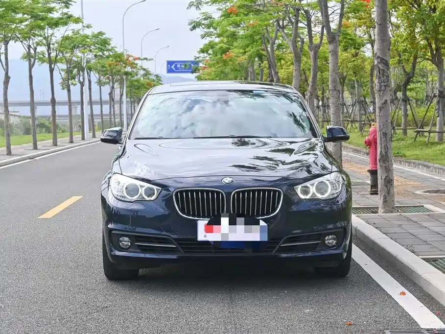BMW 5 Series GT 2014 528i Leading фото 2