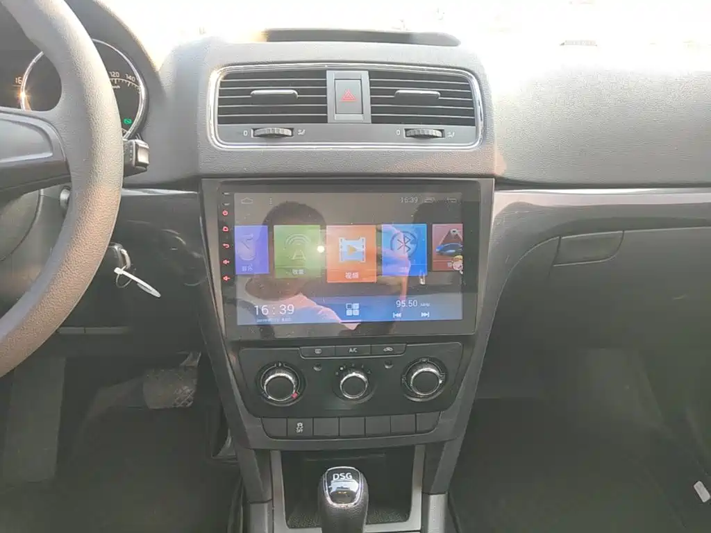 صورة 13 - Škoda Yeti