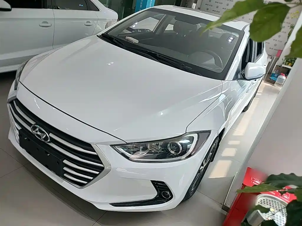 Hyundai Elantra 2016 1.6L Manual Smart & Vibrant Model