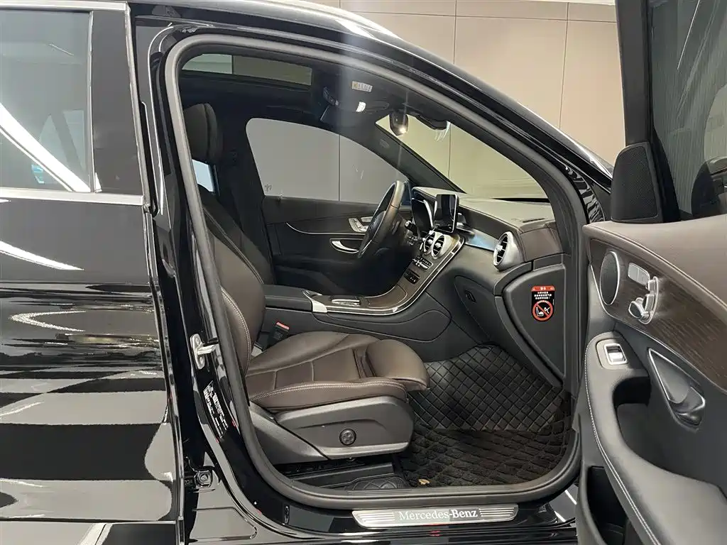 Mercedes-Benz GLC 2022 Facelift GLC 300 L 4MATIC Dynamic Collector's Edition фото 17