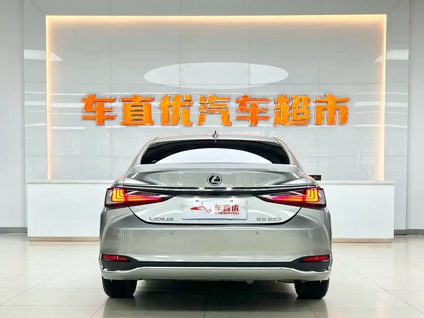 Lexus ES 2022 260 Excellence Edition фото 6
