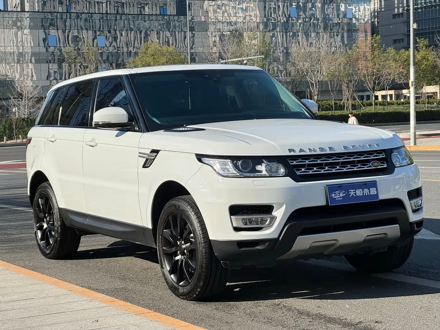 Land Rover Range Rover Sport 2017 3.0 SC V6 HSE фото 3