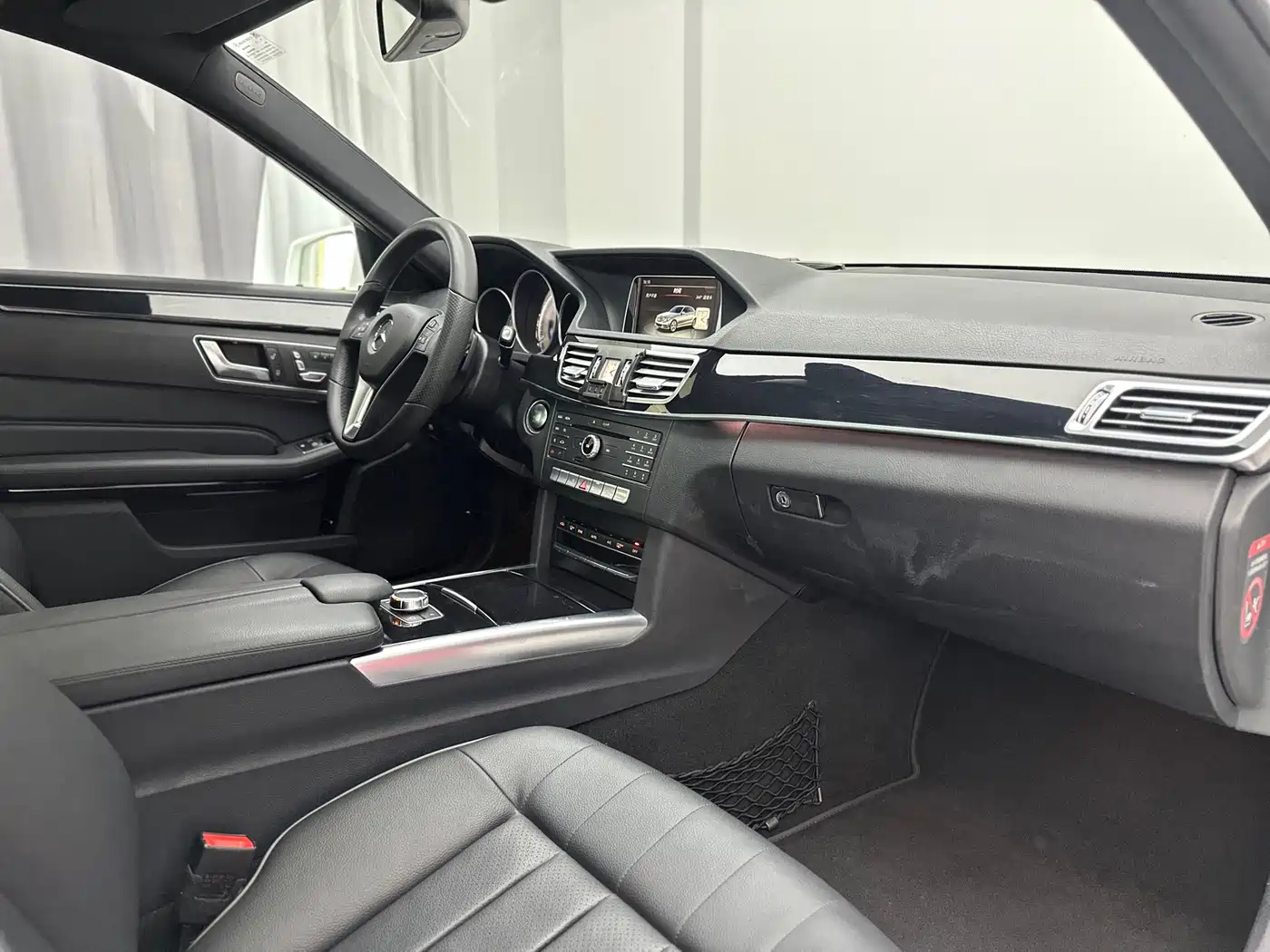 Mercedes-Benz E-Class 2015 Facelift E 260 L Sport фото 39