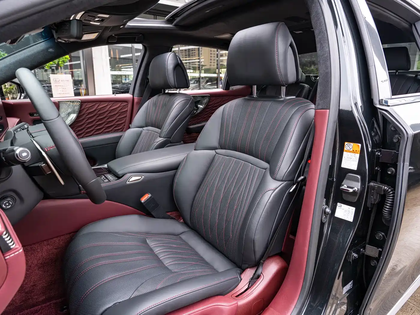 Lexus LS 2021 500h Executive Edition фото 11
