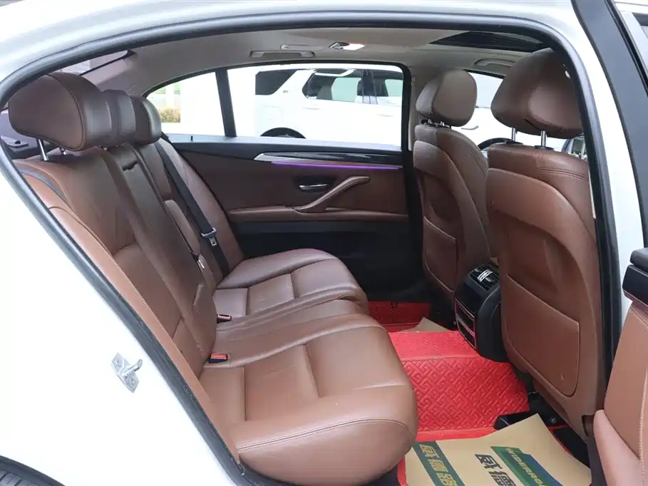 BMW 5 Series 2014 520Li Elegance фото 16