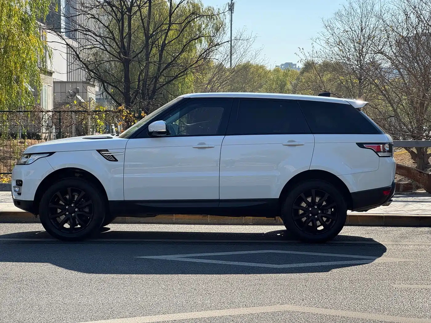 Land Rover Range Rover Sport 2017 3.0 SC V6 HSE фото 4