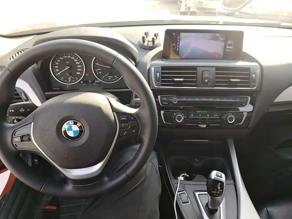 BMW 1 Series (Import) 2016 118i Leading фото 10