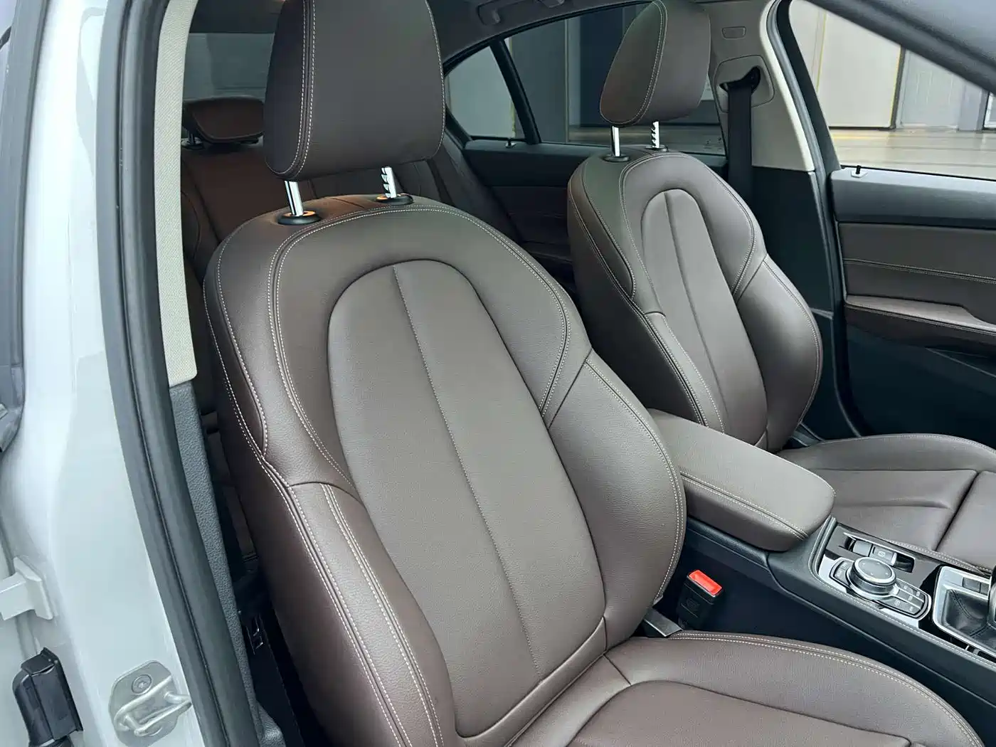 BMW 1 Series 2022 120i M Sport Shadow Edition фото 20