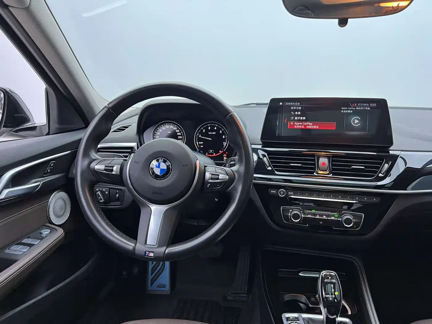 BMW 1 Series 2022 120i M Sport Shadow Edition фото 22
