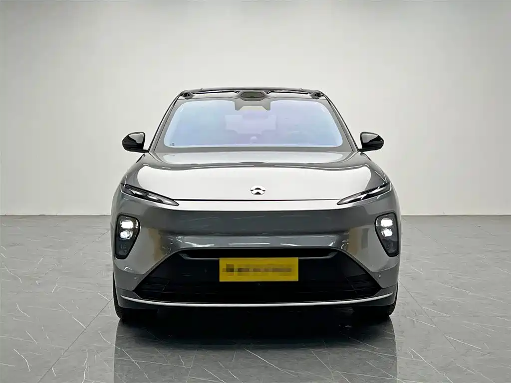 Фото 2 - NIO ES8