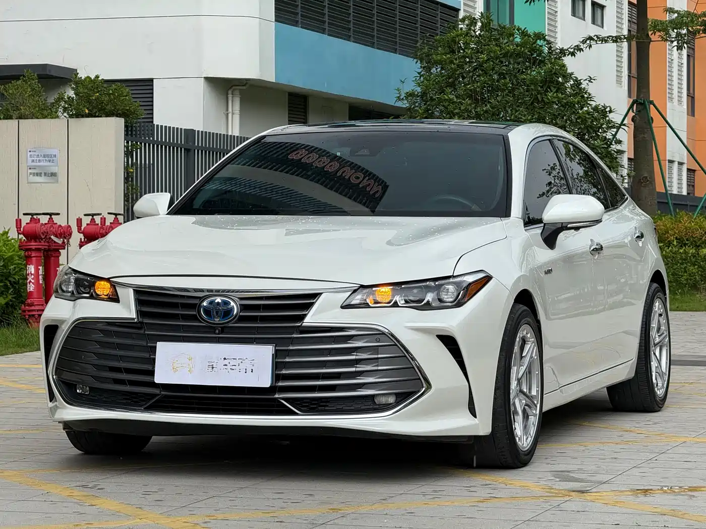 Toyota Avalon 2019 Hybrid 2.5L Limited Flagship Version China V