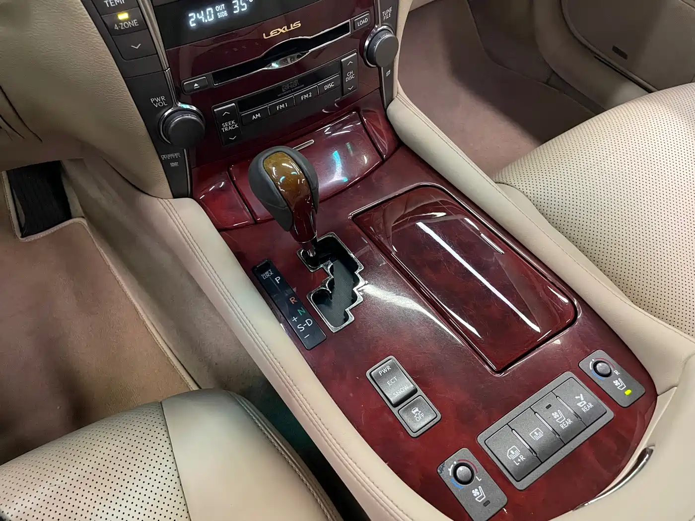 Lexus LS 2006 460L фото 23