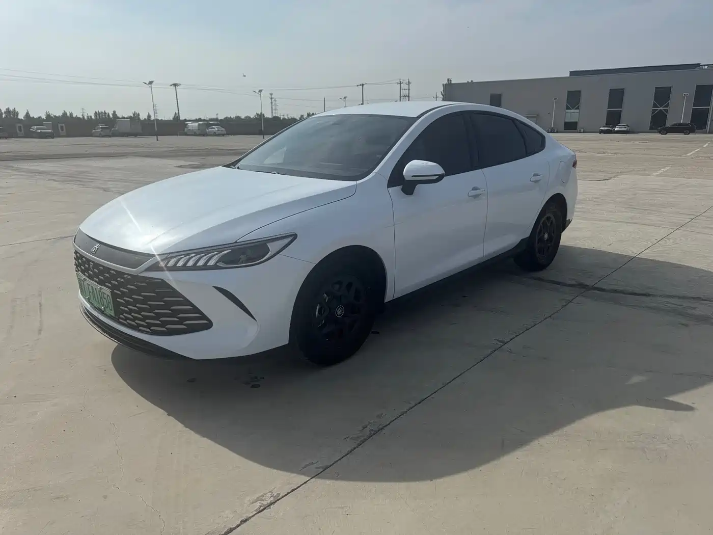 BYD Qin PLUS 2025 DM-i Smart Drive 55KM Leader фото 2