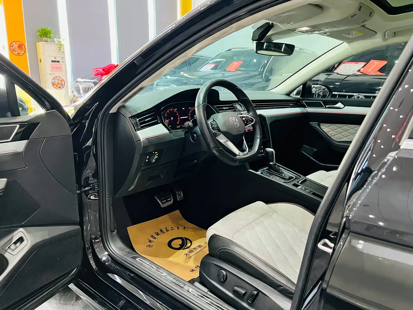 Volkswagen Magotan 2023 Model 2 Million Commemorative Edition 330TSI DSG Luxury фото 4