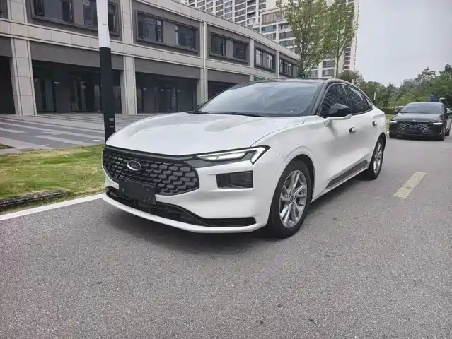 Ford Mondeo EcoBoost 245, Стиль