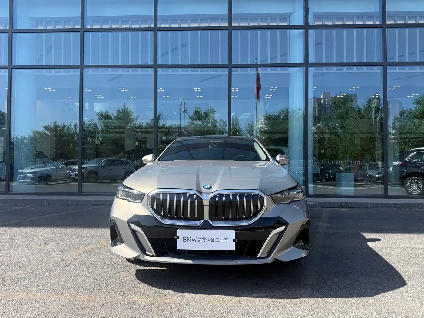 BMW 5 Series 2024 530Li Leading M Sport Package фото 2