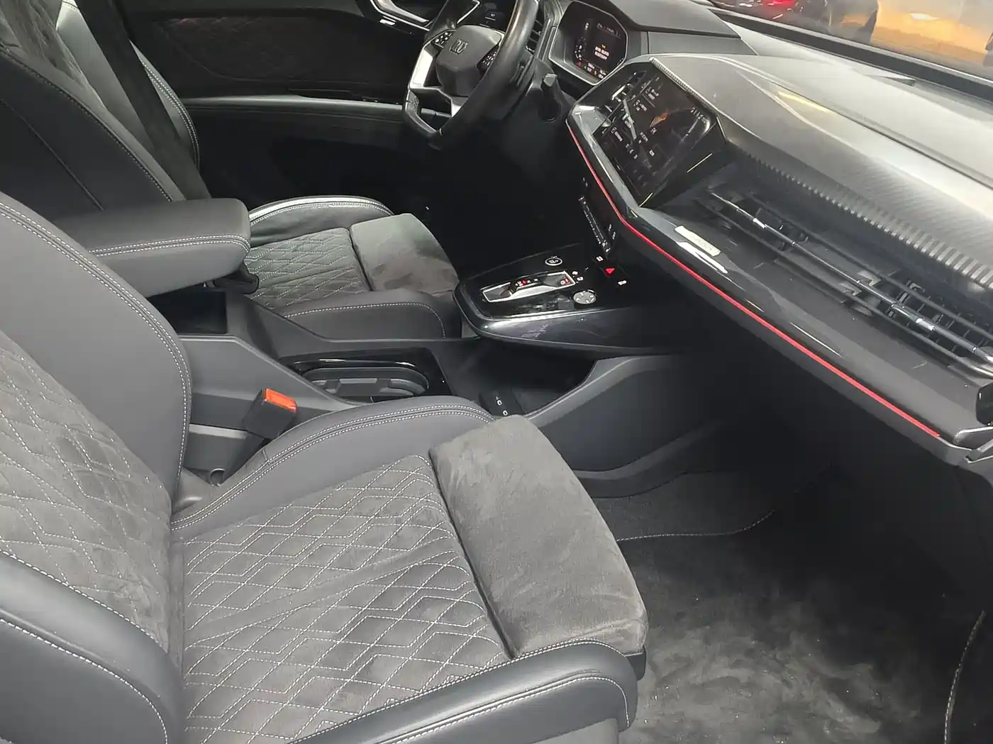 Audi Q4 e-tron 2023 50 e-tron quattro Creation Enjoyment Edition фото 19